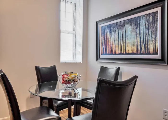 Gorgeous Apt With Kitchen