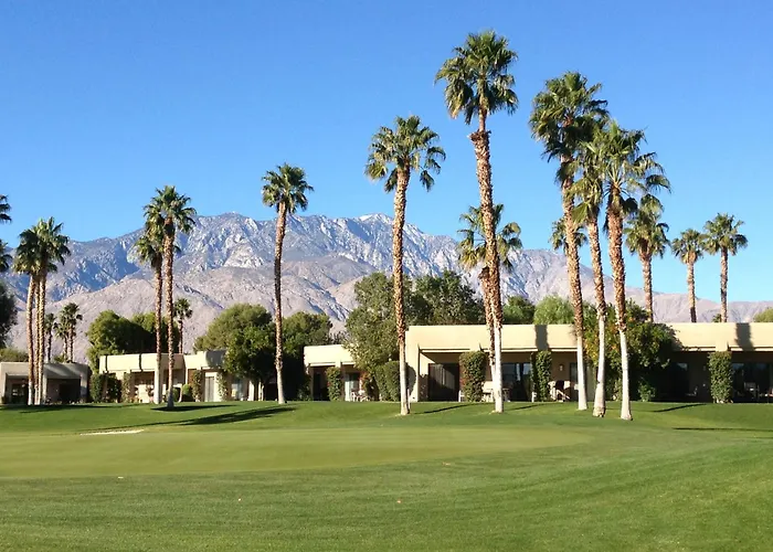 Desert Country Club Paradise!