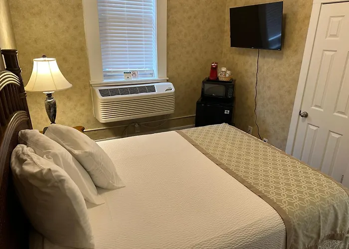 Island House Historic Vacation Rentals
