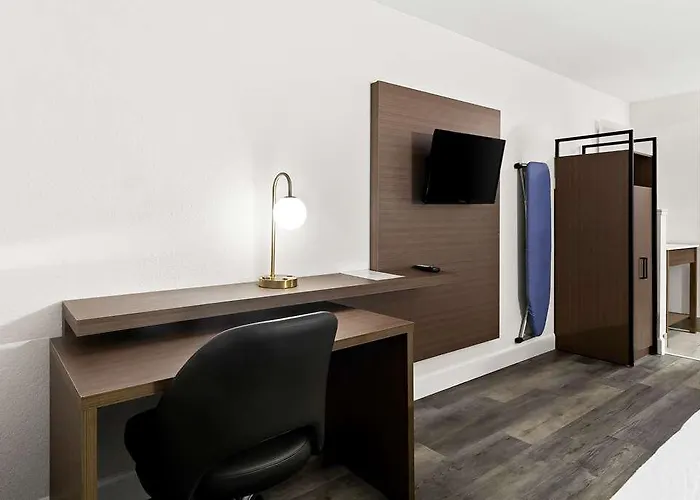 Surestay By Best Western Groves