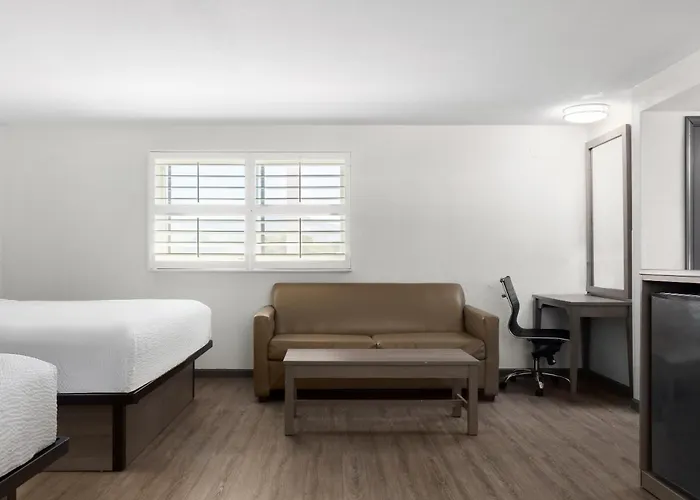 Ramada By Wyndham Medford Airport North