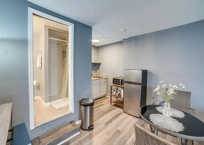 Spacious Studio With Private Entry