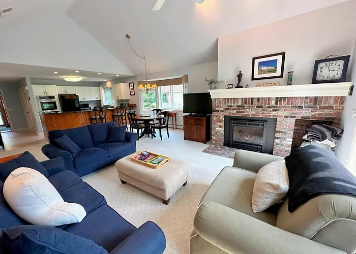 F43 Bretton Woods Single Level Home On Golf Course, Perfect To Ski, Stay, Relax, Play!