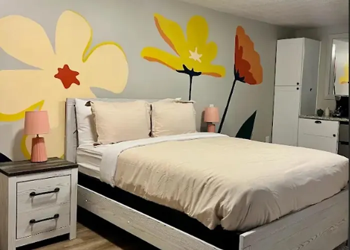 Wildflower Room At The Trailblazer Unit 9