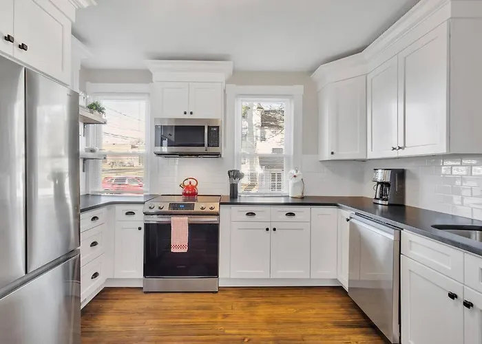 Prime West Hartford Center: Timeless Charm