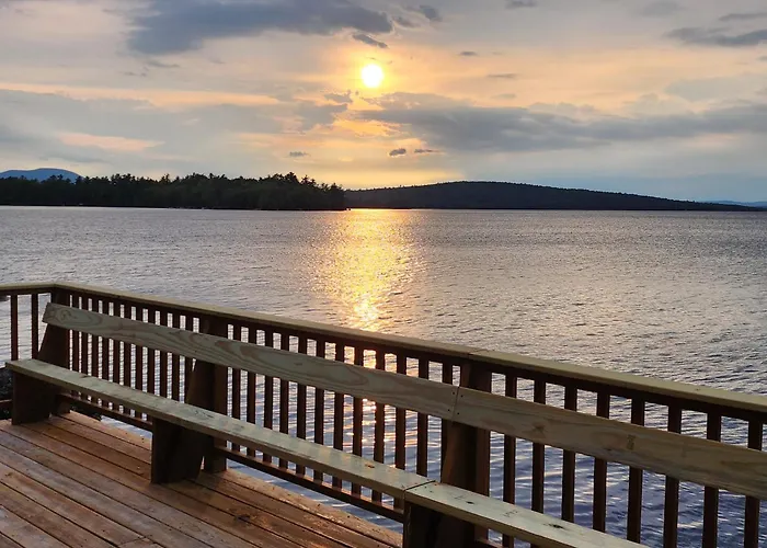 Luxurious And Very Private Lake Front Cottage
