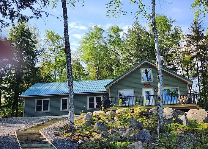 Family Friendly Lakefront Cottage, Ambajejus Lake
