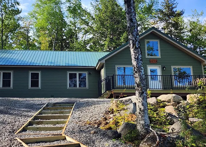 Family Friendly Lakefront Cottage, Ambajejus Lake