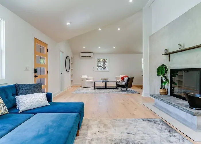 New Paltz Modern Zen Cabin
