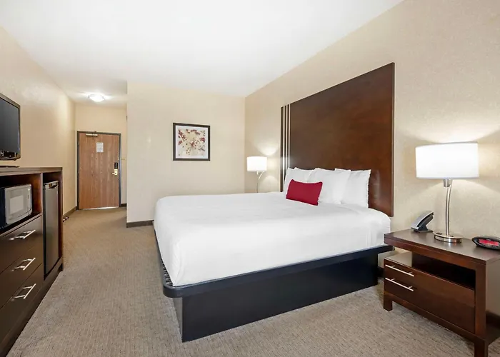 Best Western Plus Howe Inn