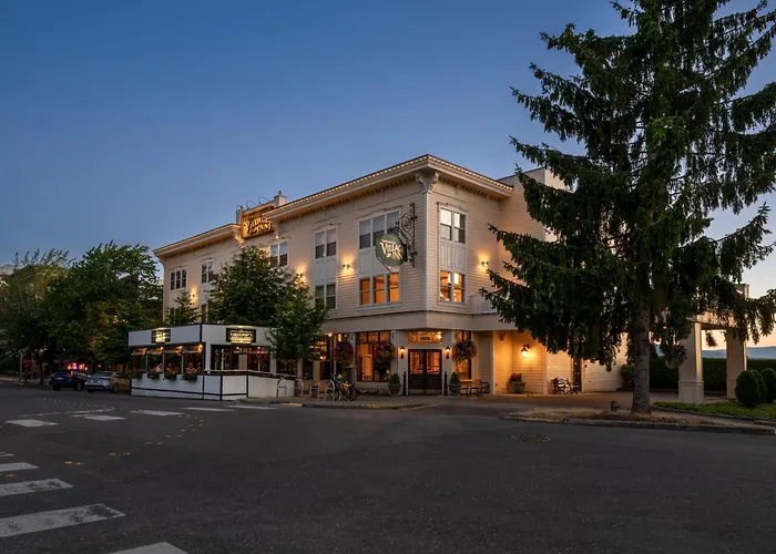 Fairhaven Village Inn