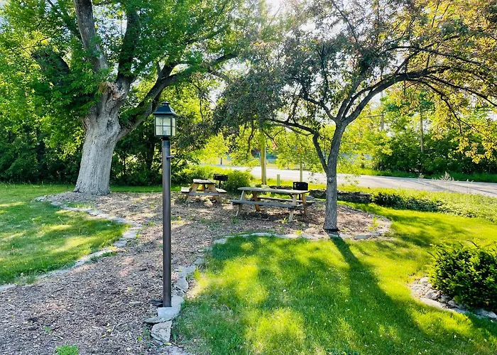 Parkside Inn