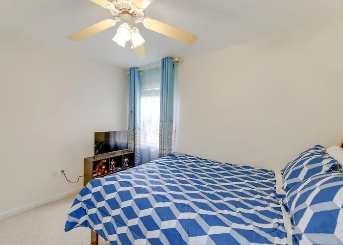 Beach, Pier Access! Pet-Friendly Crystal Coast Gem