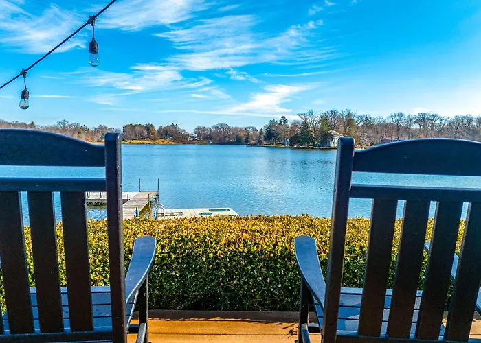 Paw Paw Fall Getaway: Wine Fest & Apples!