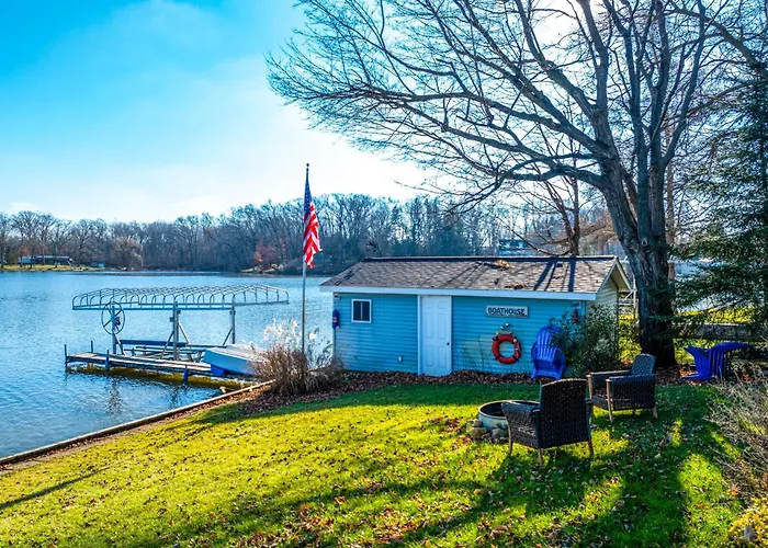 Paw Paw Fall Getaway: Wine Fest & Apples!