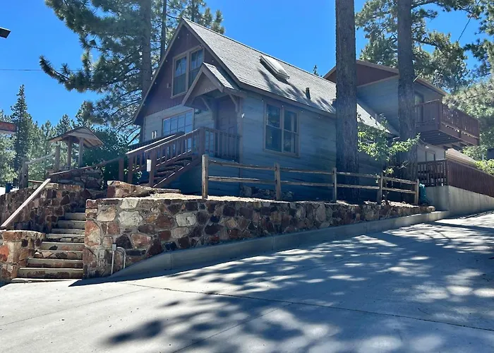 Fox N Bear Cottages Big Bear