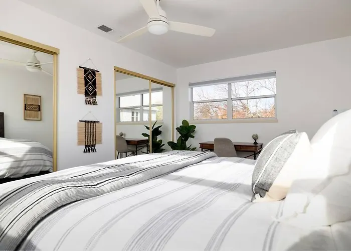 Updated & Spacious 2 Bedroom With Free Wifi