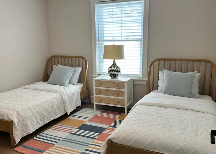 Heart Of Ocean City - Walk To Shops, Restaurants, Boardwalk And Beach!