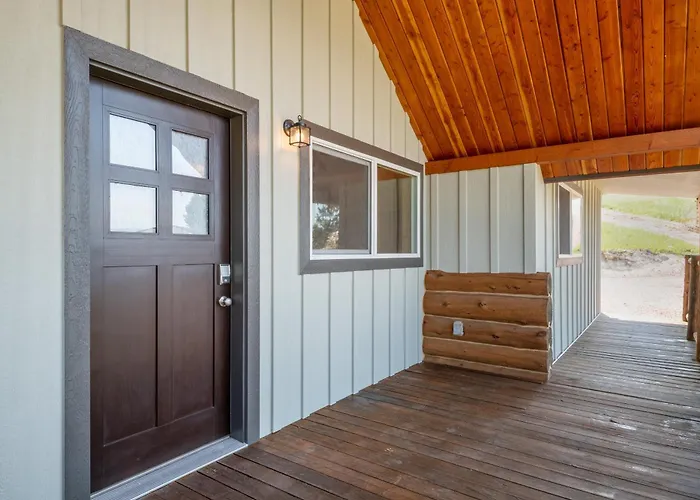 Charming Log Cabin Mountain Views, Philipsburg