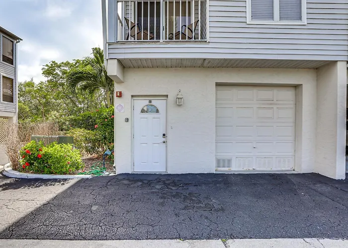 Holmes Beach Condo Near Anna Maria: Pool Access!