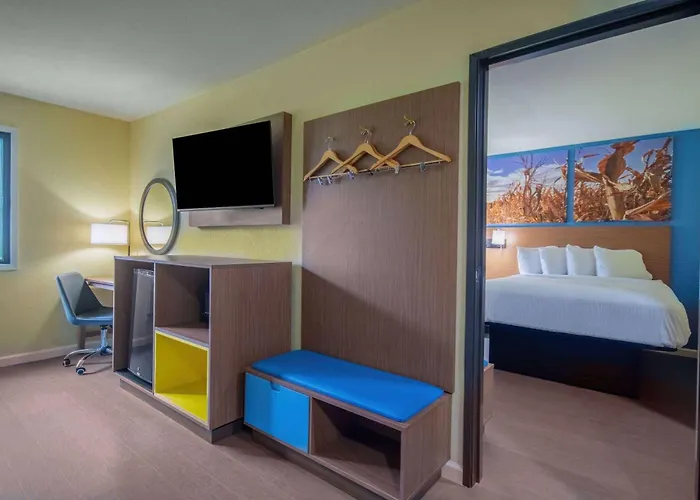 Days Inn & Suites By Wyndham Waterloo