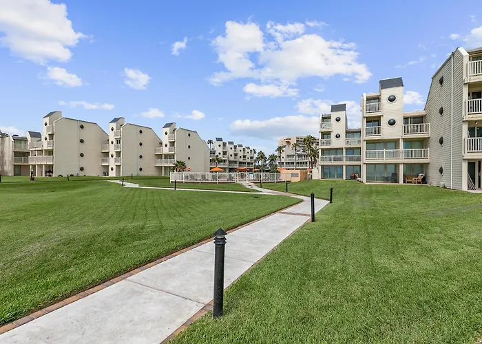 New Stunning Ocean-View Condo In Beachfront Resort