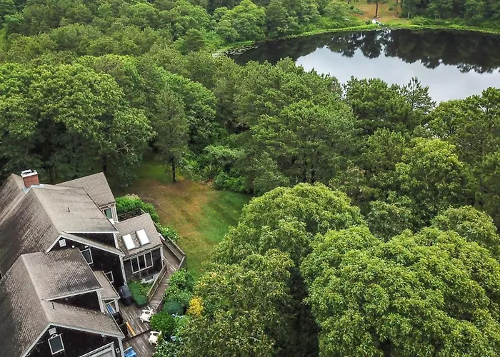 Spacious Home With Direct Pond Access!