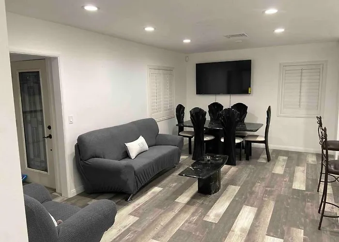 Beautiful 4 Bedroom 2 Bathroom House