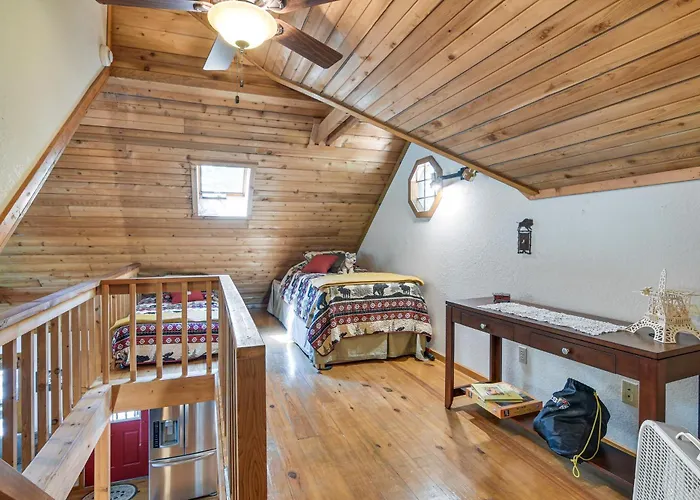 3 Mi To Table Rock Lake: Cabin W/ Fire Pit!
