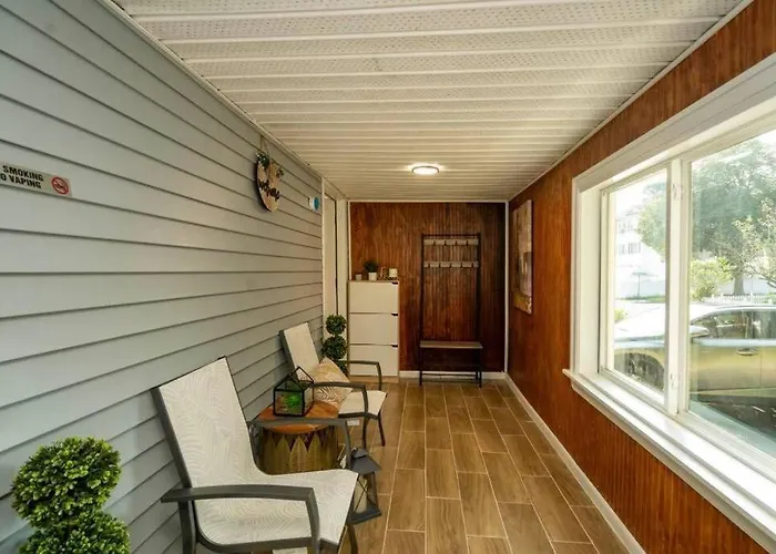 New Renovation Cozy House In Worcester