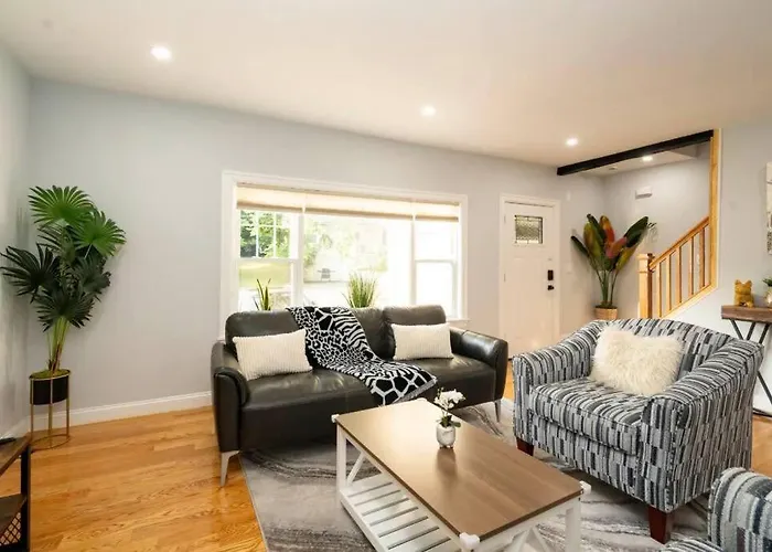New Renovation Cozy House In Worcester
