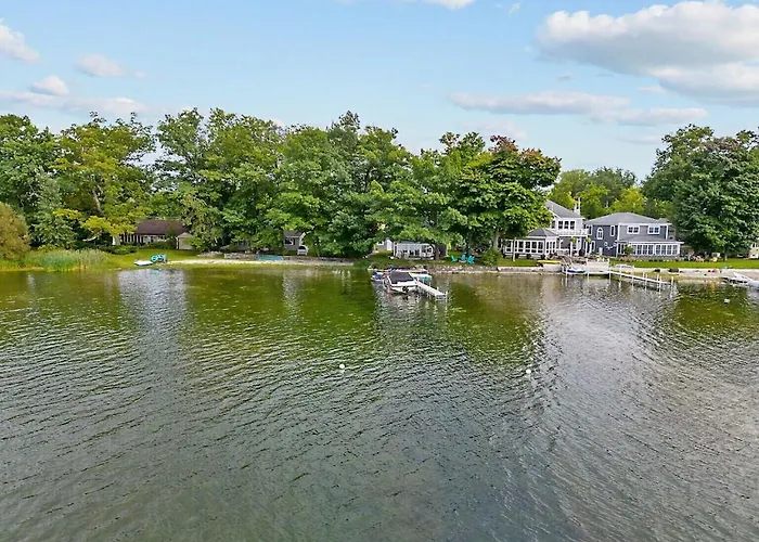Beautiful Waterfront House In Owasco Lake