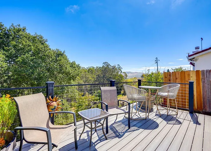 Vallejo Home W/ Spacious Deck, Hot Tub & Views