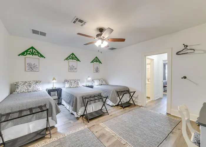 3 Mi To Baylor U: Home W/ Shared Yard