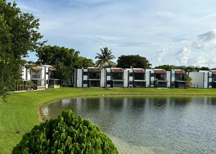 Beautiful Apartment With Very Elegant Colonial Decoration