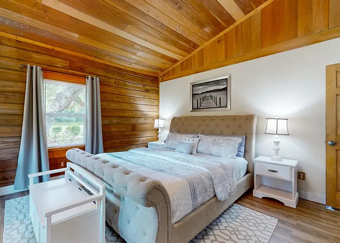 Waterfront Views! Countryside Cabin In Clermont