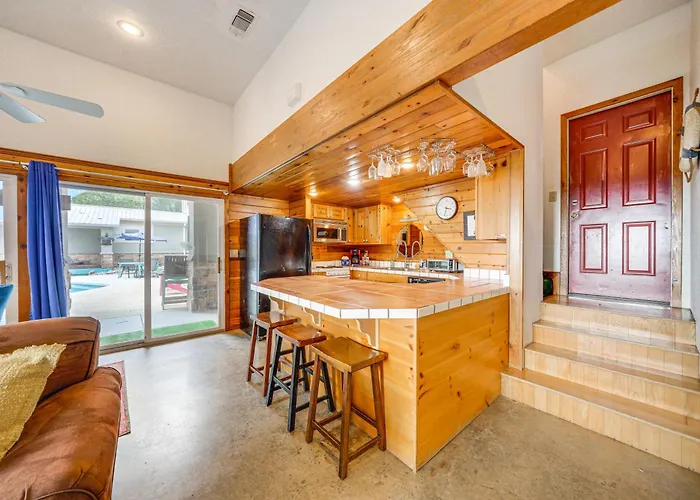Broken Bow Escape W/ Mountain Views & Pool Access!