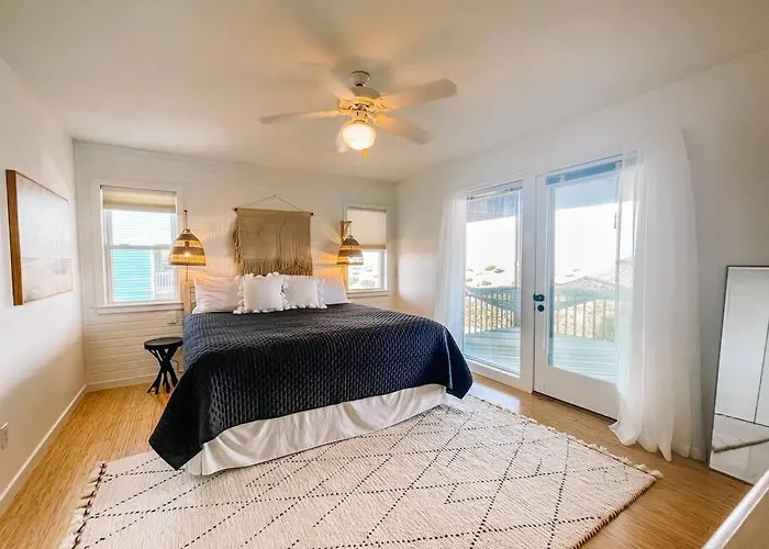 Dune Haus - Oceanfront W Hot Tub, Private Beach