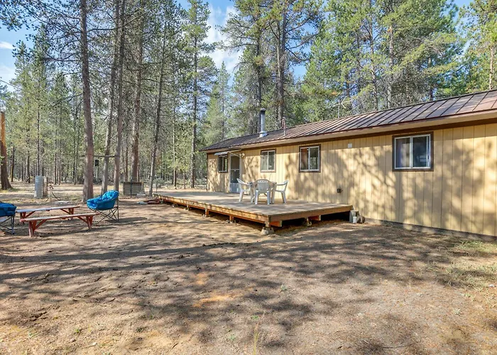 1 Mi To State Park: Peaceful La Pine Cabin W/ Deck