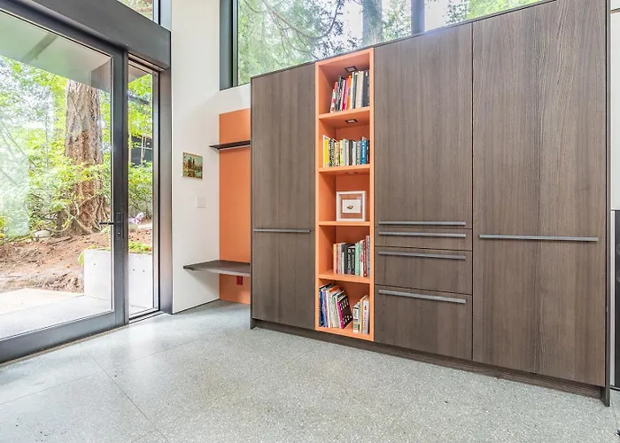 Hip Studio Central Bellevue