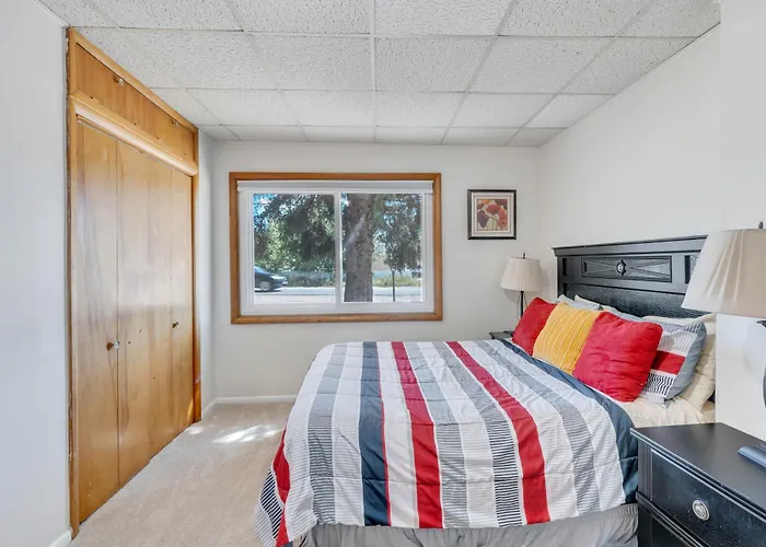 Heritage House-Skiing Close,Walk To Main St,Roomy