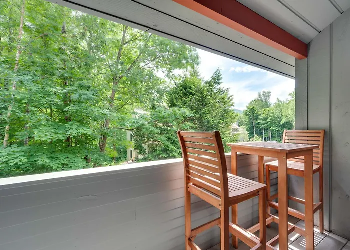 Lincoln Townhome W/ Community Pool & Club Access!