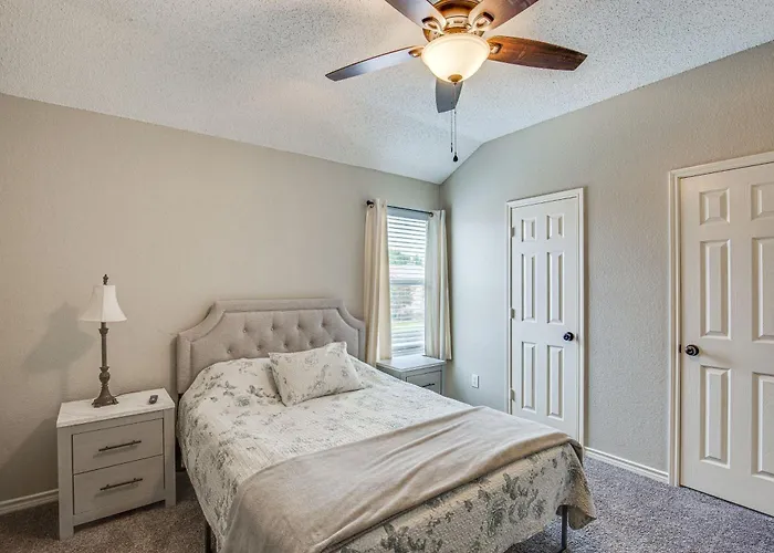 Pet-Friendly Allen Home ~ 30 Mi To Dallas!