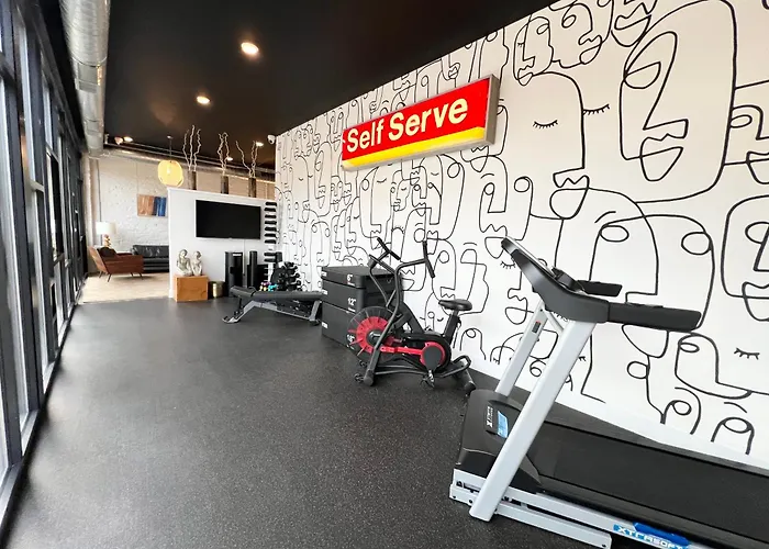 The Hive 301 King Suite