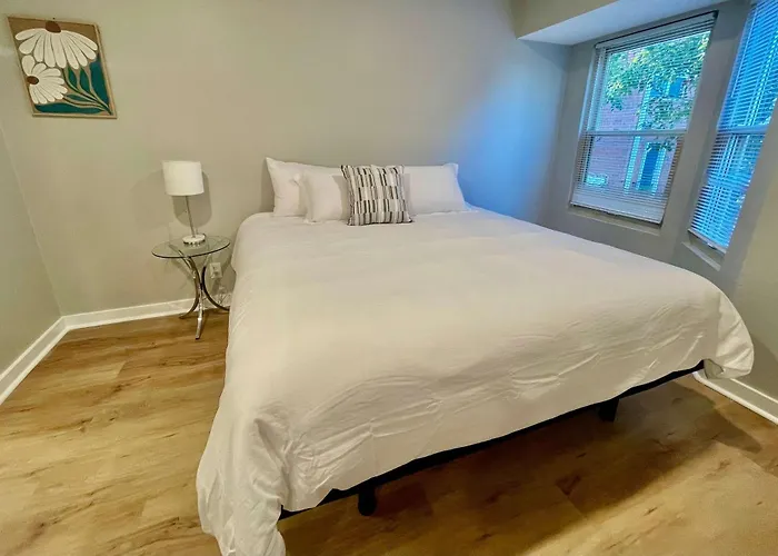 Aksarben Modern 1Bed Ground Level With Parking