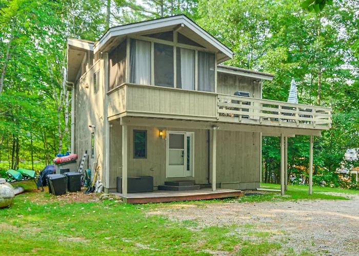 Peaceful Highland Lake Home W/ Kayaks, Dock Access