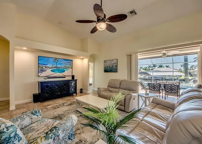 Coralvilla Lazy Days - Comfortable, Pool & Spa, Great Boat Location