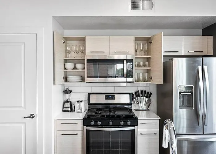 Gorgeous Central City 2Bd 2Ba