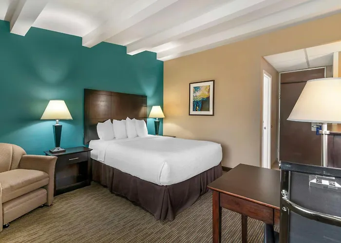 Best Western Plus Plattsburgh