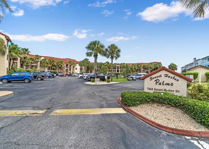 Sunset Harbor Palms 1-311